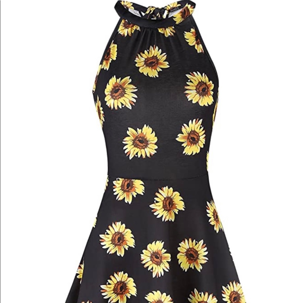 Dress - Picture 2 of 4
